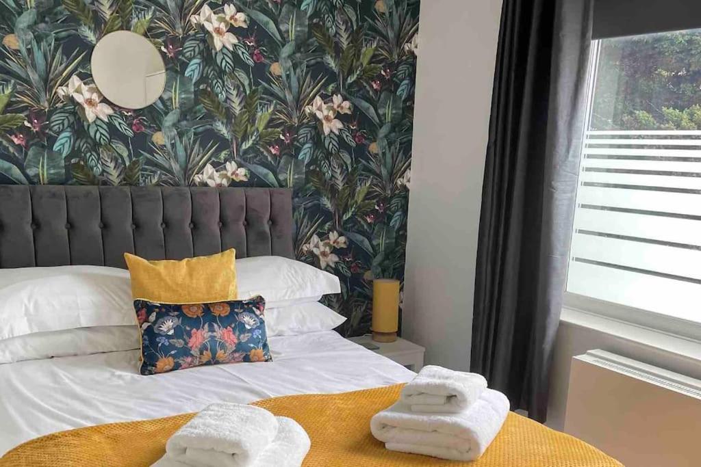 Cayton Village Hide Away Екстер'єр фото